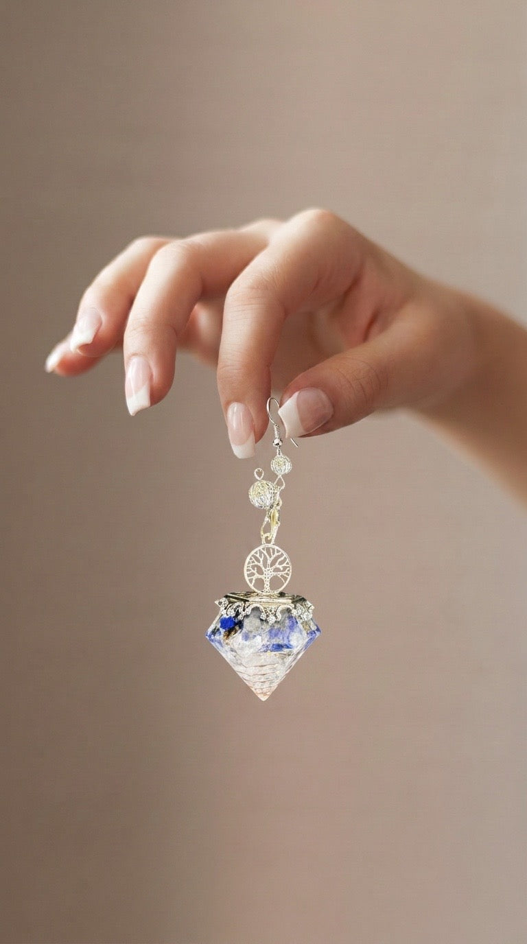 Pendule divinatoire – Résine & Éclats de Lapis-Lazuli – Arbre de Vie